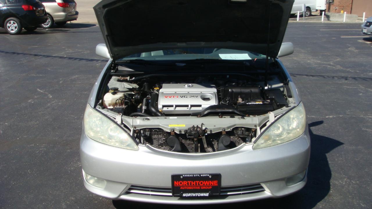 Toyota Camry LE V6 2006