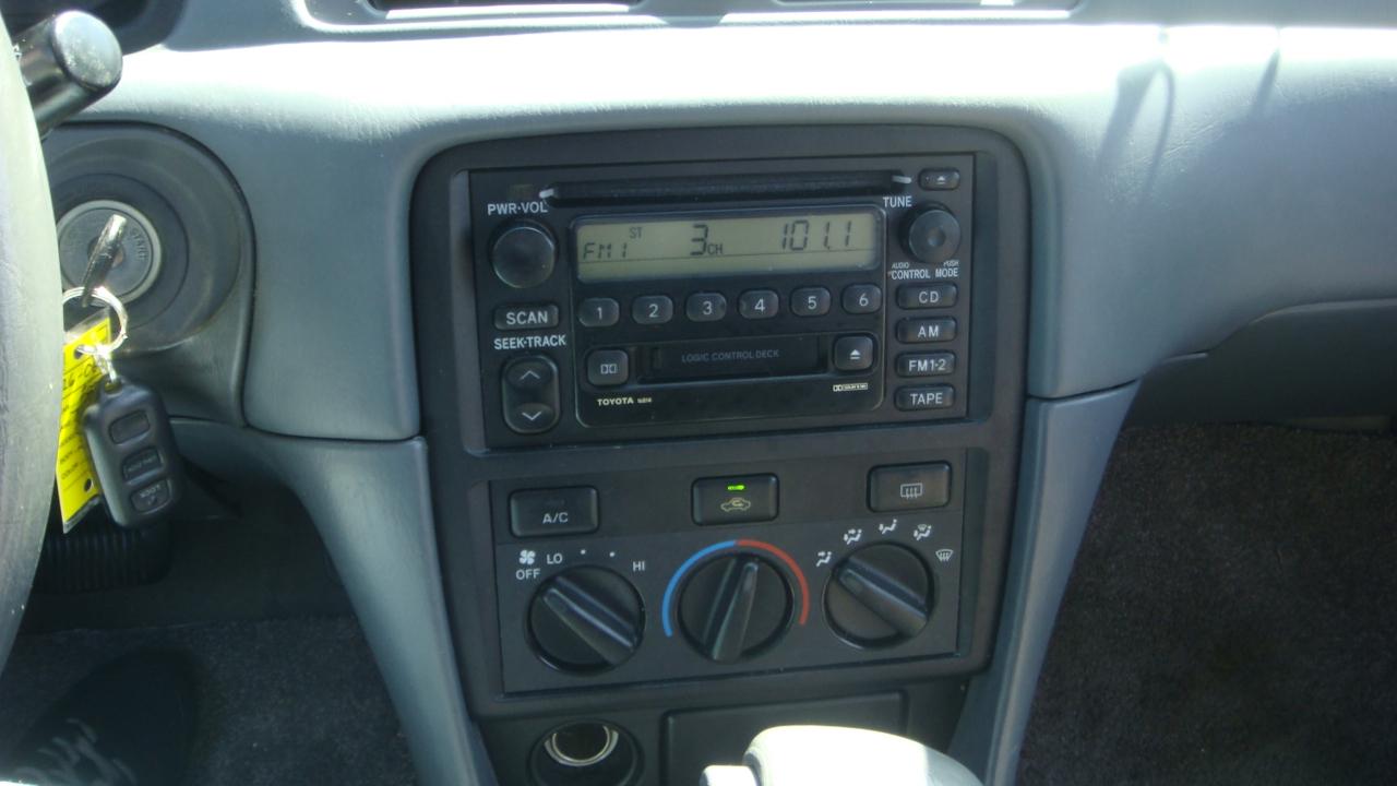 Toyota Camry CE 2000