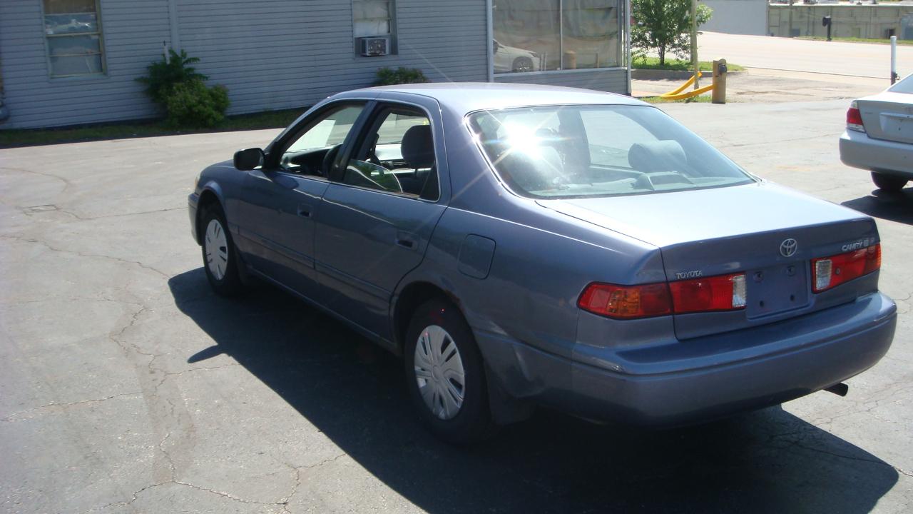 Toyota Camry CE 2000