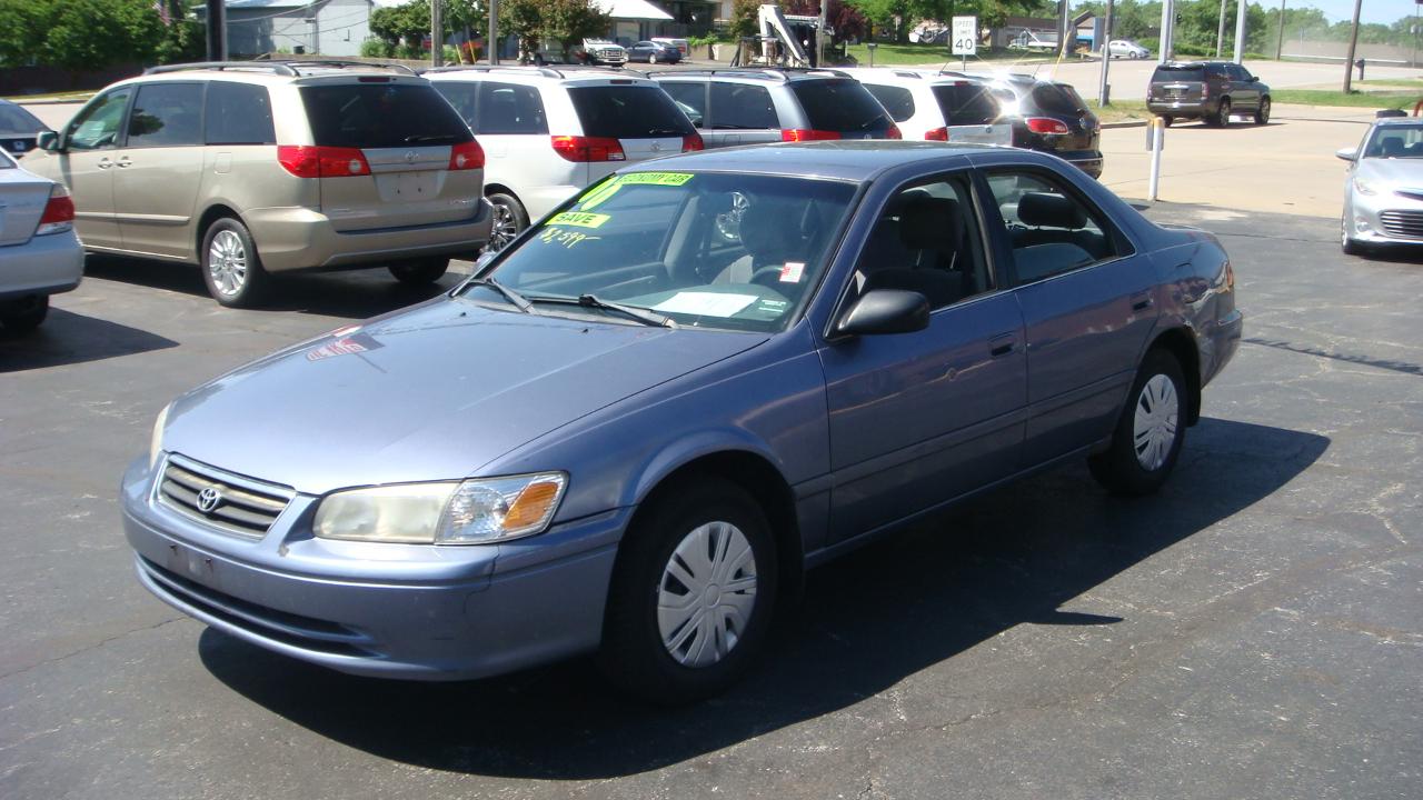 Toyota Camry CE 2000