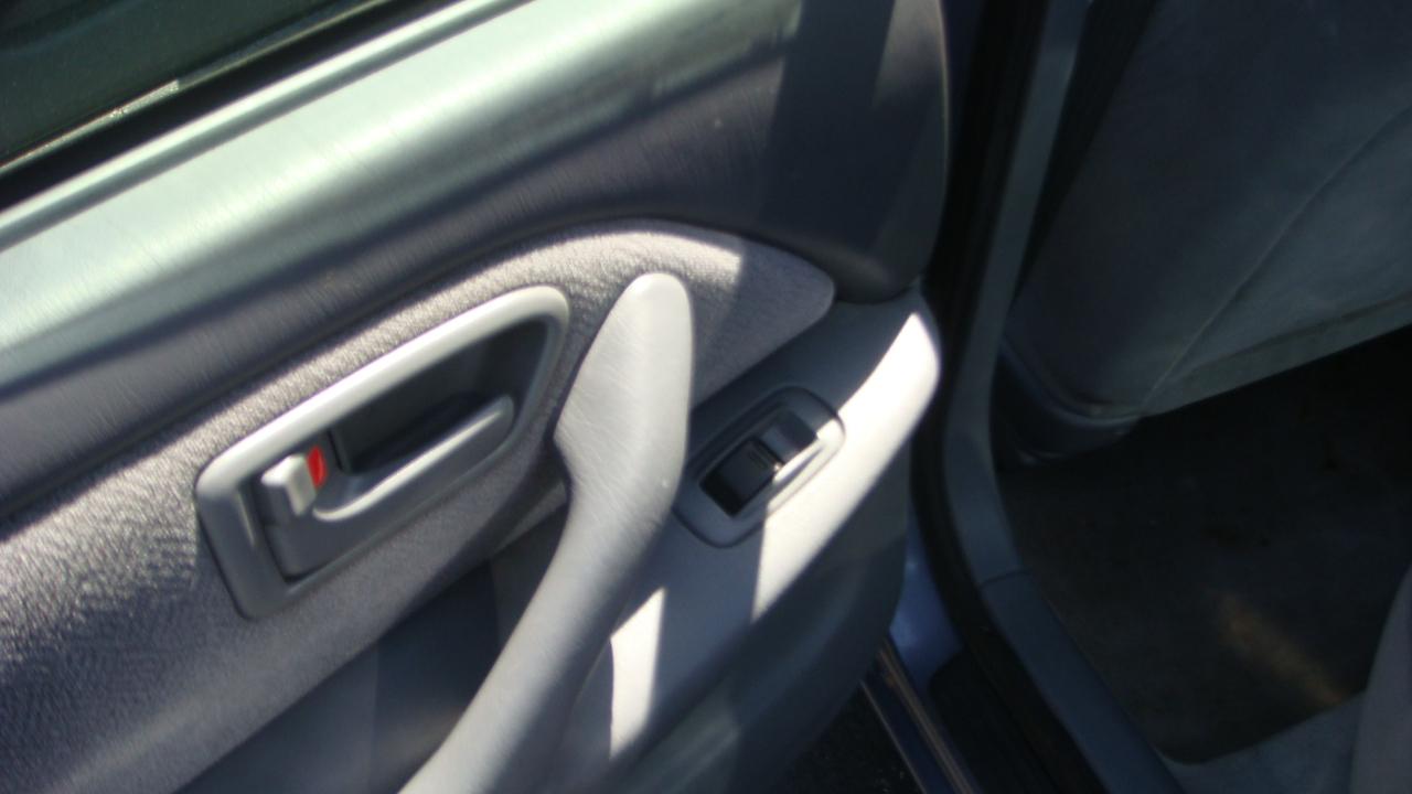 Toyota Camry CE 2000