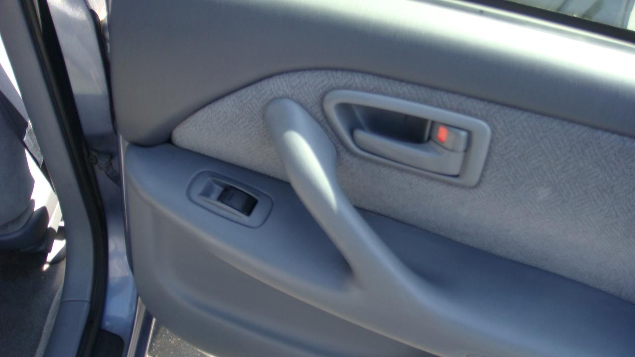 Toyota Camry CE 2000