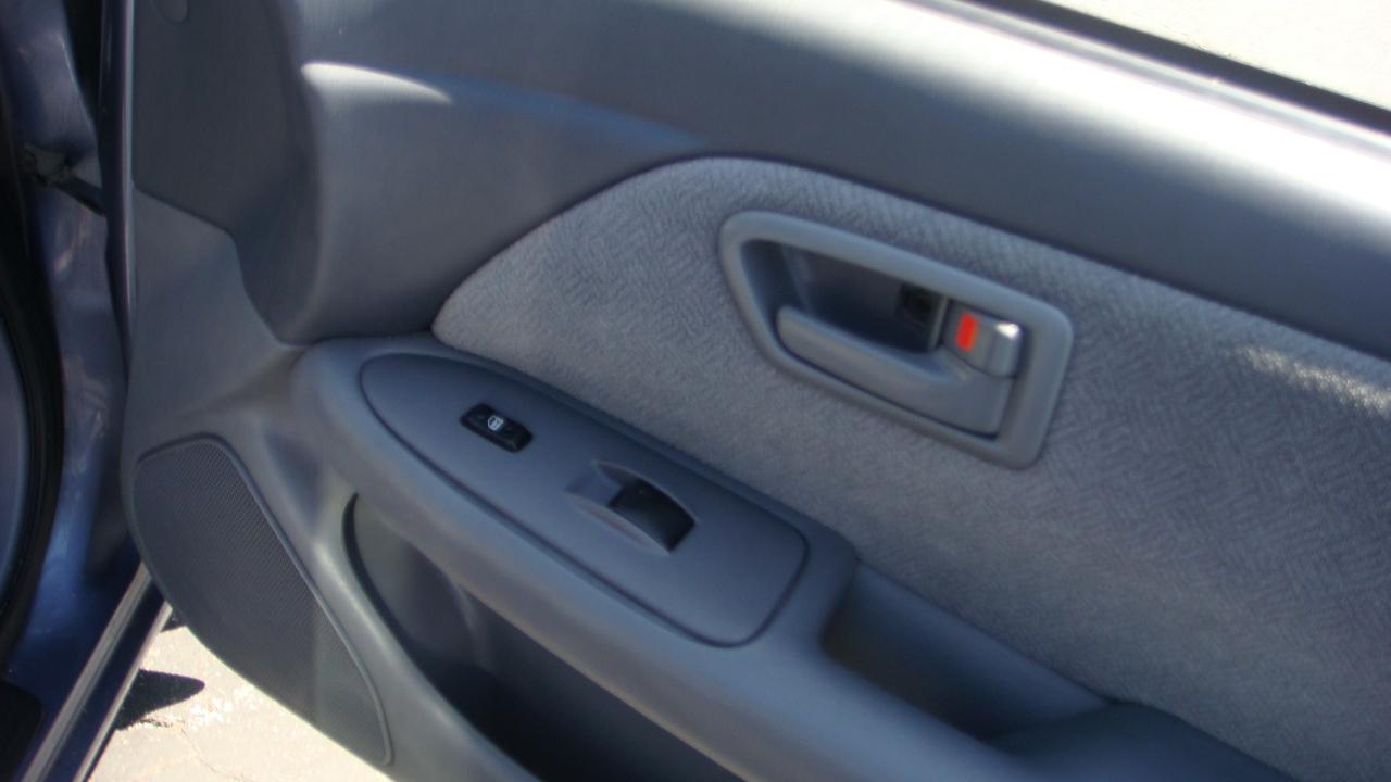 Toyota Camry CE 2000