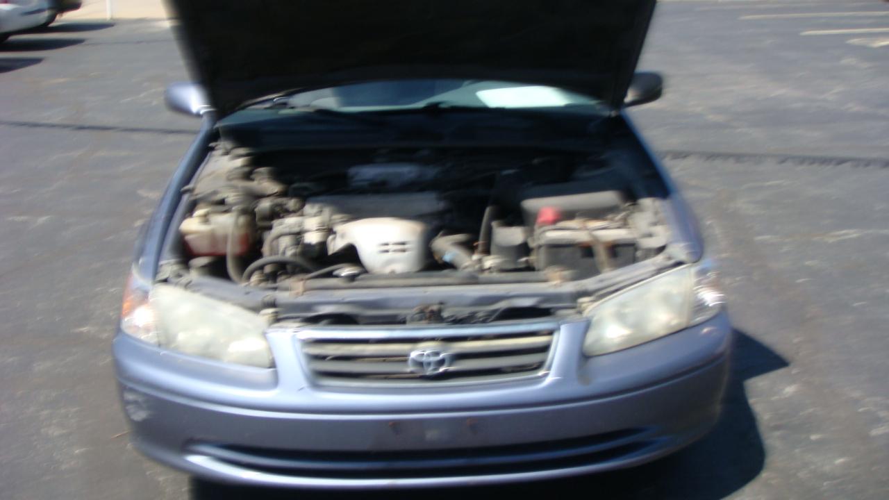 Toyota Camry CE 2000