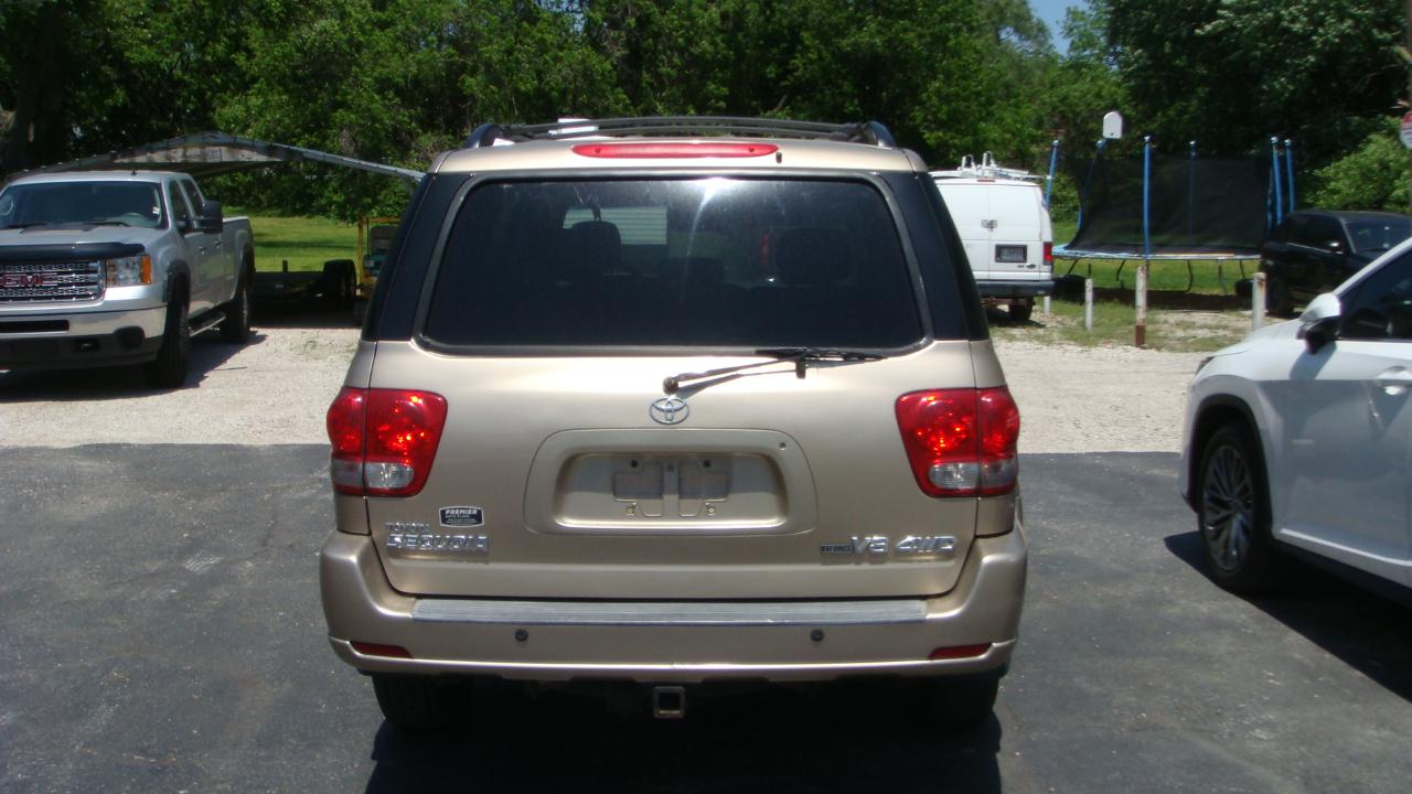 Toyota Sequoia SR5 4WD 2006