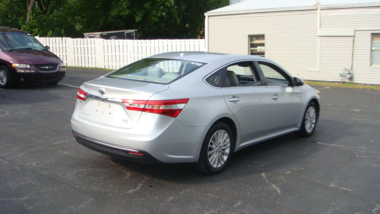 Toyota Avalon Hybrid XLE Premium 2013