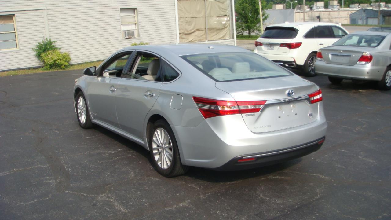 Toyota Avalon Hybrid XLE Premium 2013