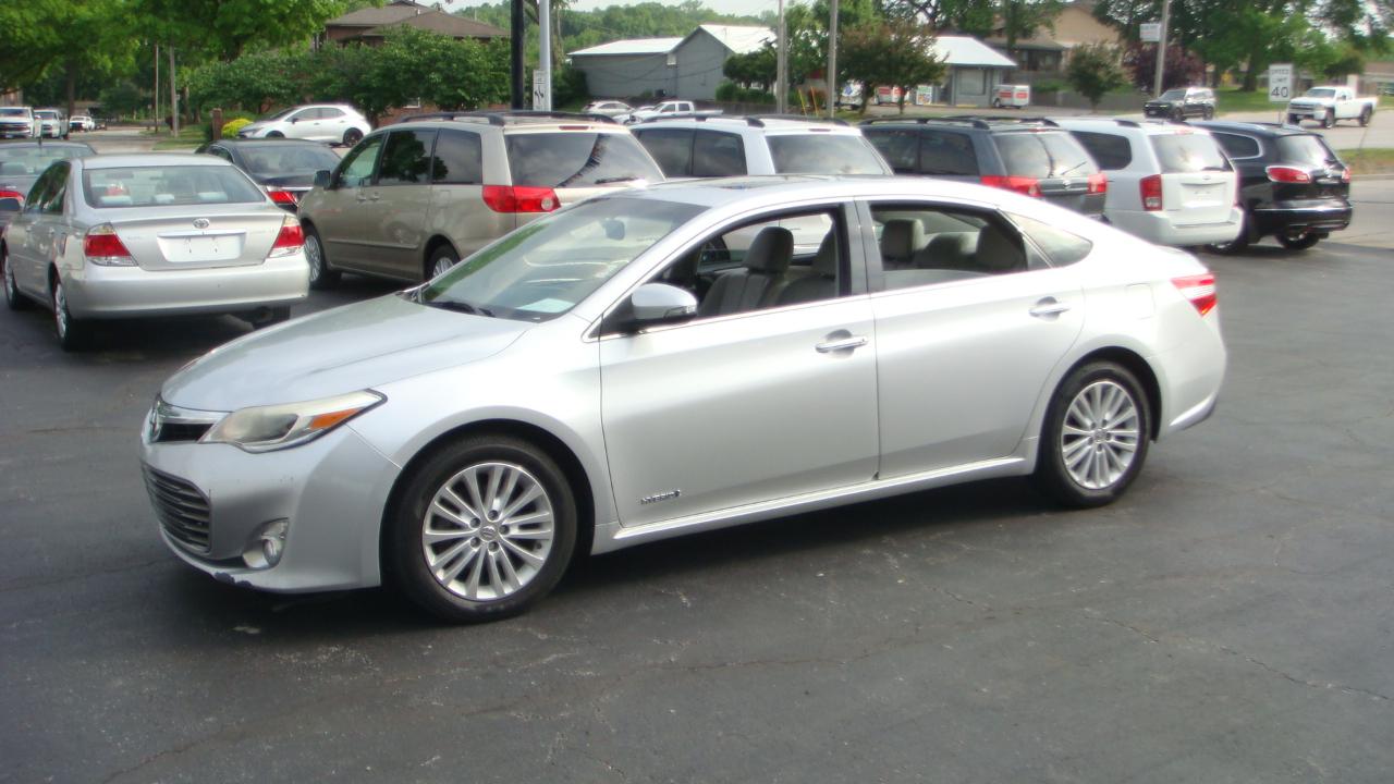 Toyota Avalon Hybrid XLE Premium 2013