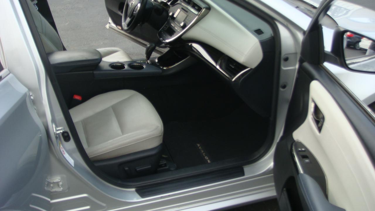 Toyota Avalon Hybrid XLE Premium 2013