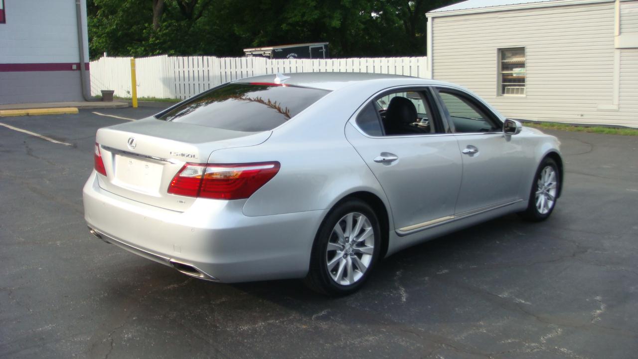 Lexus LS 460 L Luxury Sedan AWD 2011