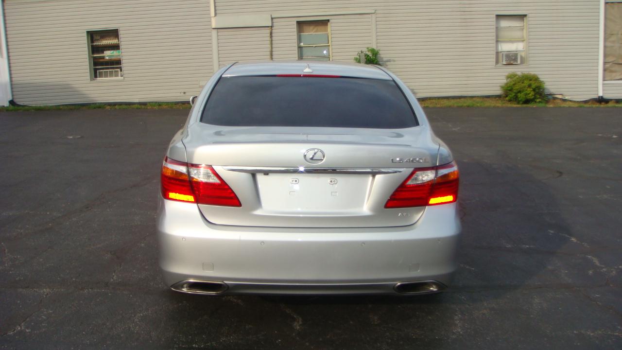 Lexus LS 460 L Luxury Sedan AWD 2011