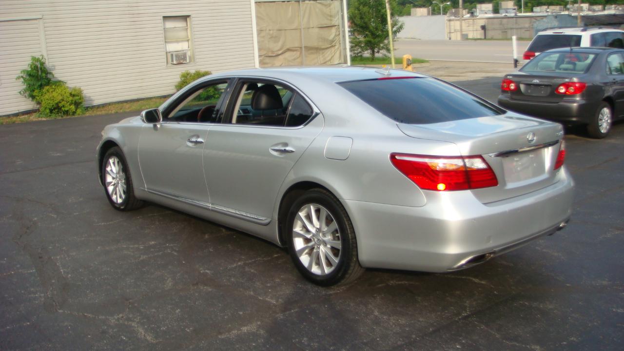 Lexus LS 460 L Luxury Sedan AWD 2011