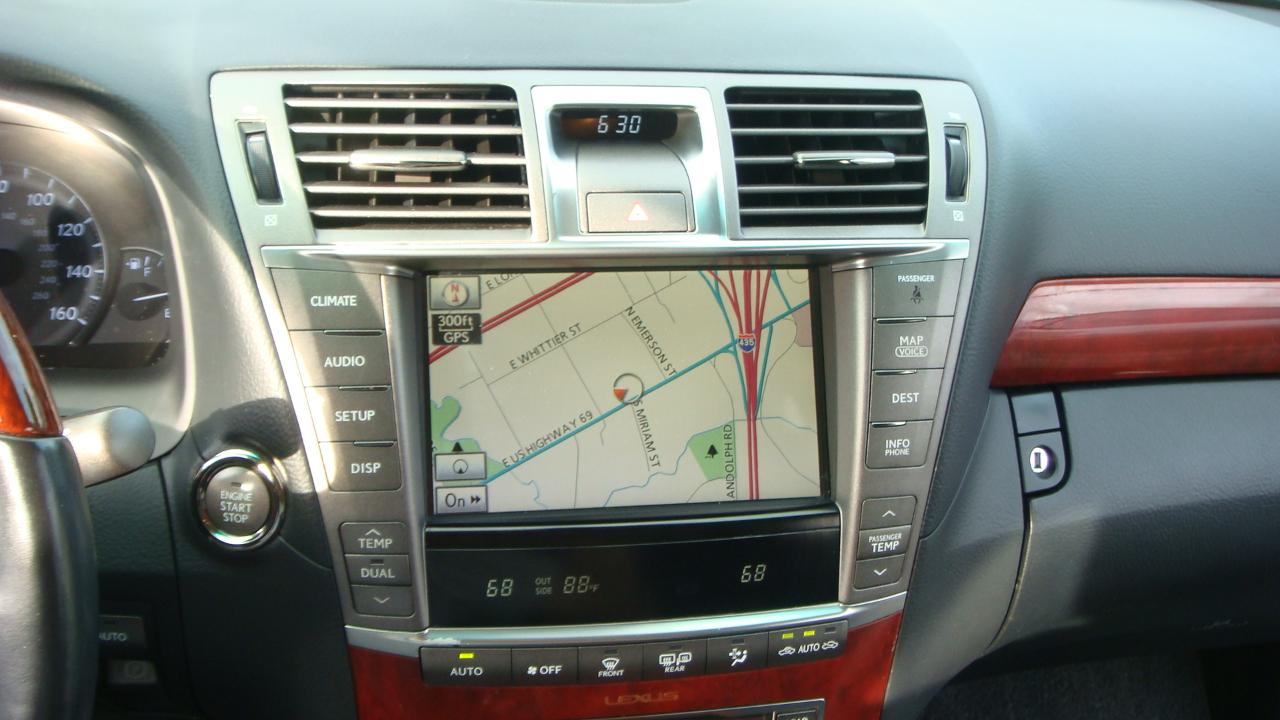 Lexus LS 460 L Luxury Sedan AWD 2011