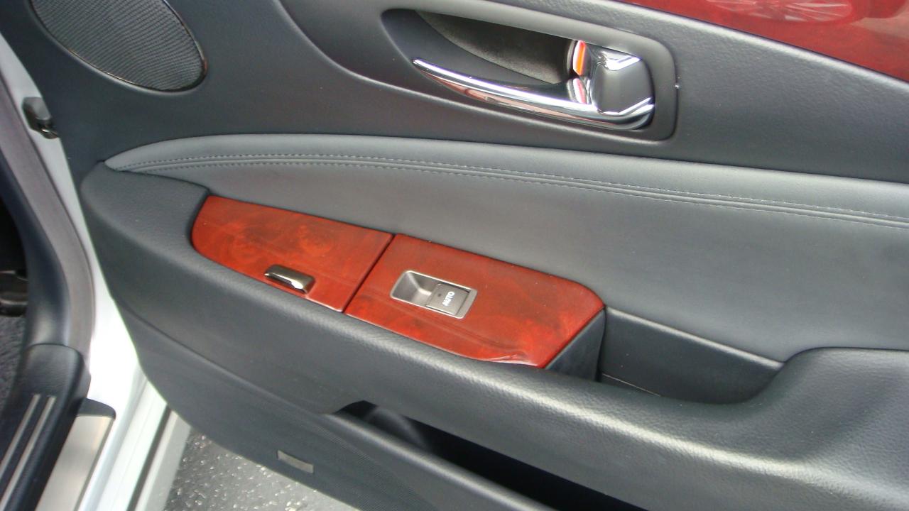 Lexus LS 460 L Luxury Sedan AWD 2011