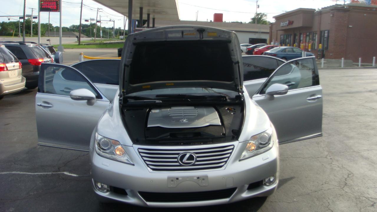 Lexus LS 460 L Luxury Sedan AWD 2011
