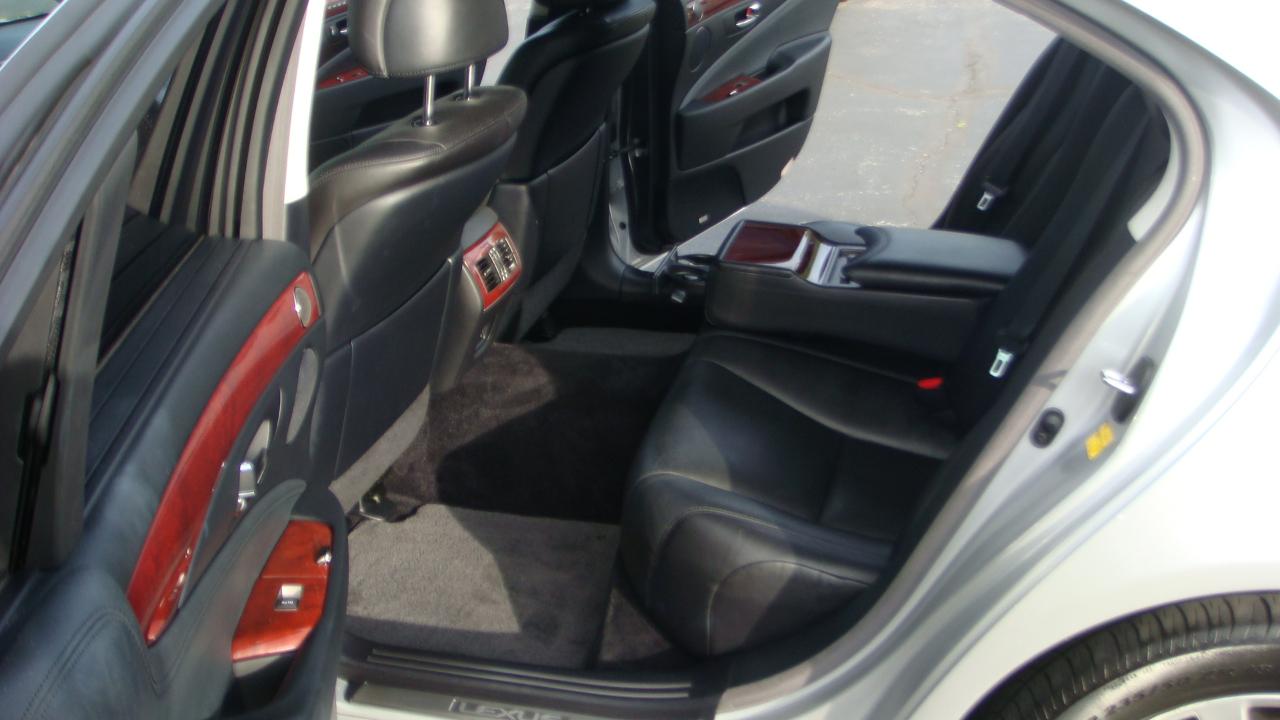 Lexus LS 460 L Luxury Sedan AWD 2011
