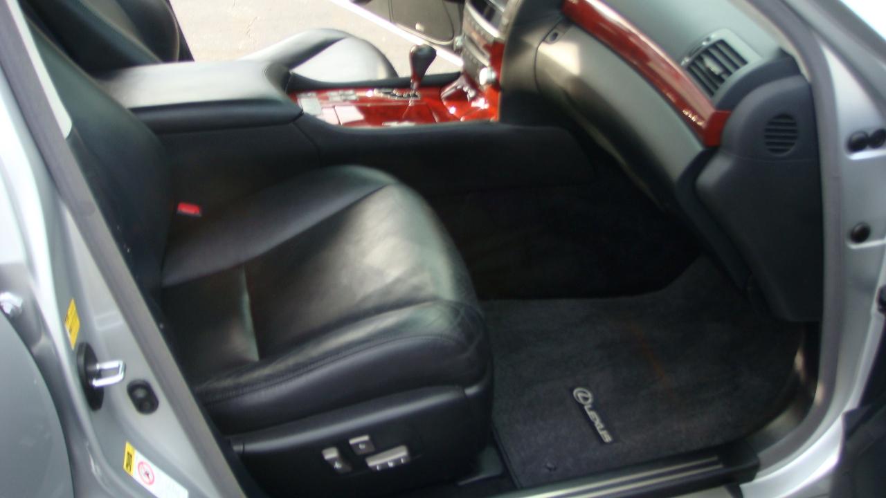 Lexus LS 460 L Luxury Sedan AWD 2011