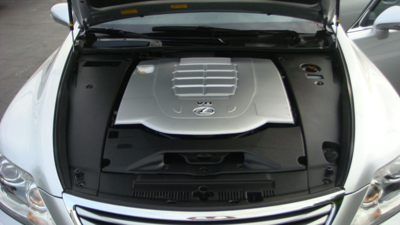 Lexus LS 460 L Luxury Sedan AWD 2011