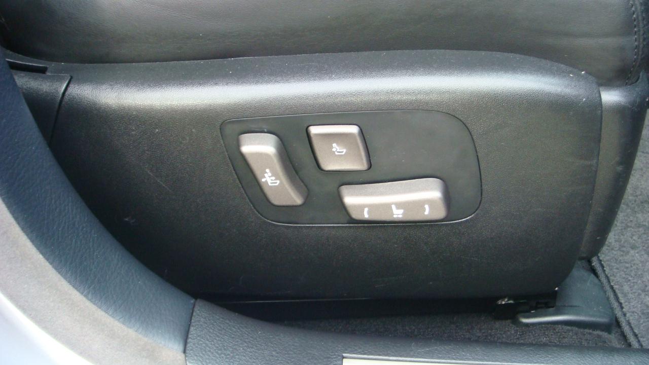 Lexus LS 460 L Luxury Sedan AWD 2011