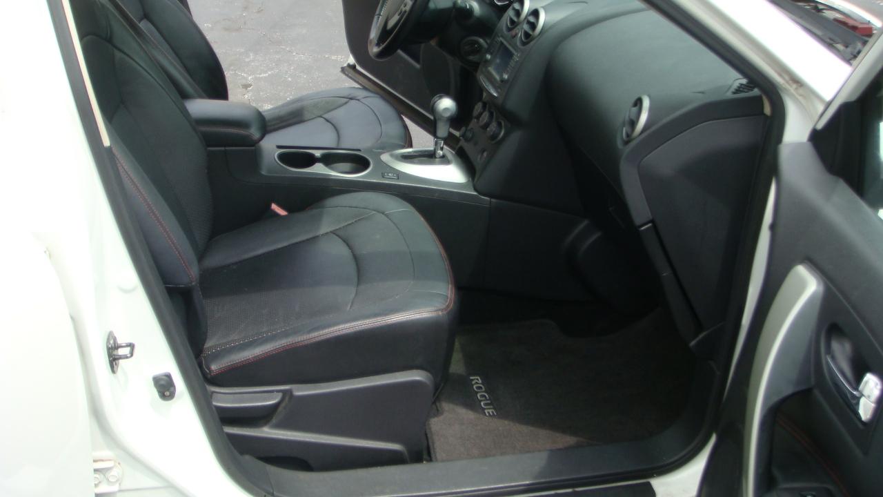 Nissan Rogue S AWD 2011
