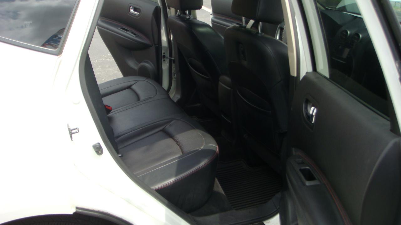Nissan Rogue S AWD 2011
