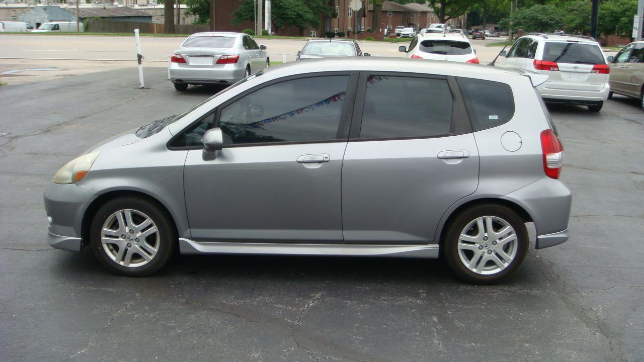 Honda Fit Sport 5-Speed MT 2007