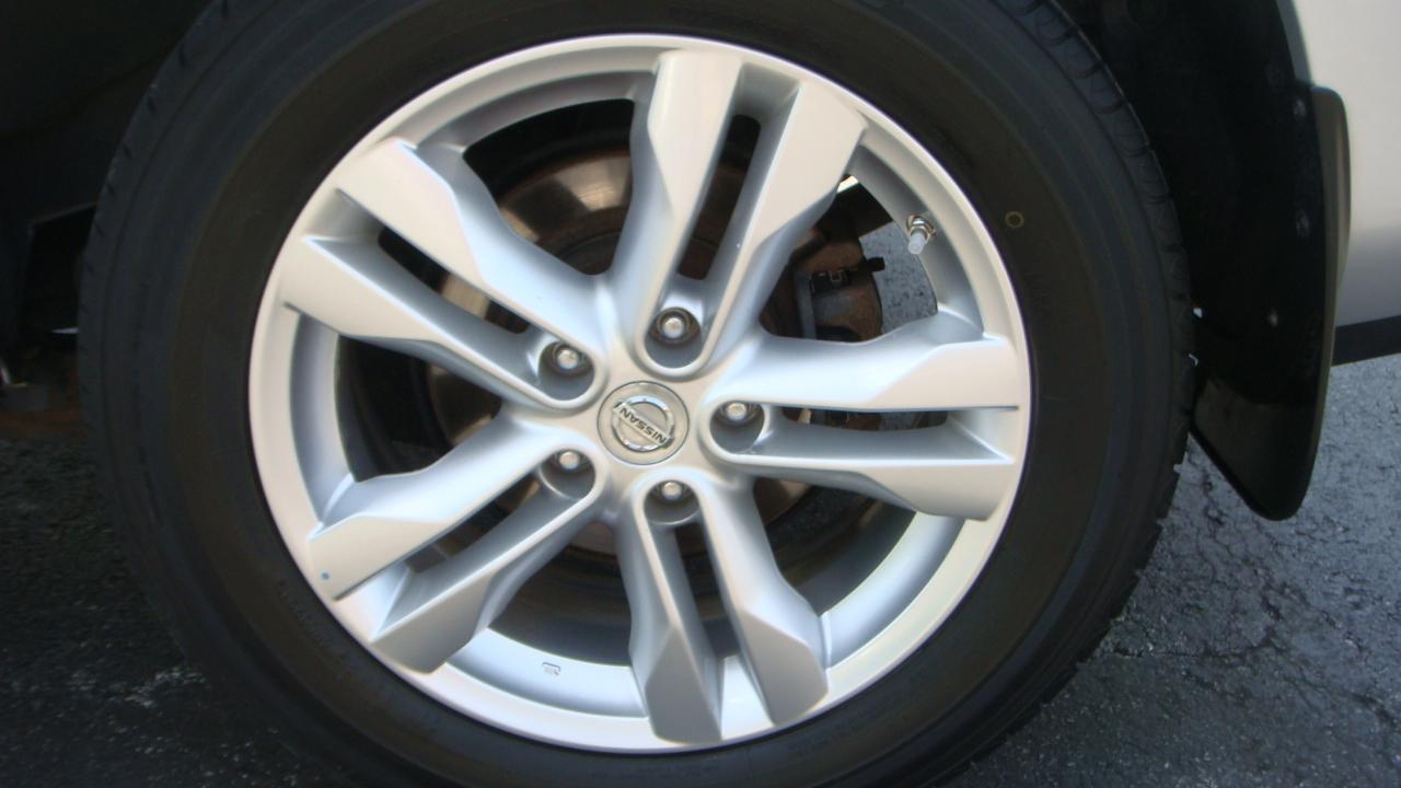Nissan Rogue S AWD 2013