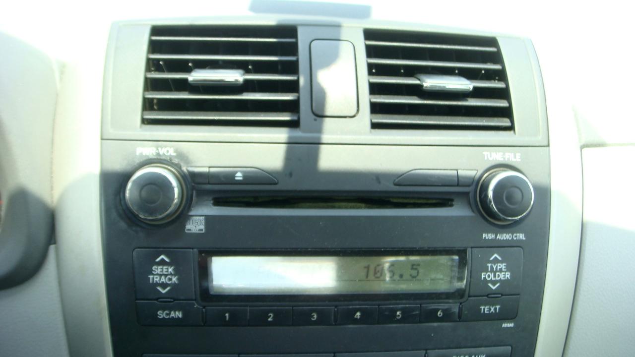 Toyota Corolla LE 4D Sedan 2010