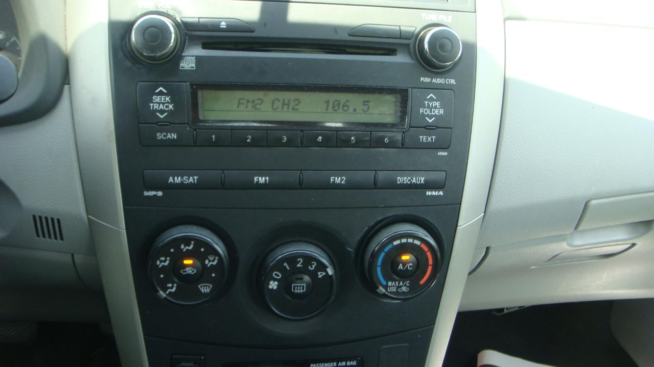 Toyota Corolla LE 4D Sedan 2010