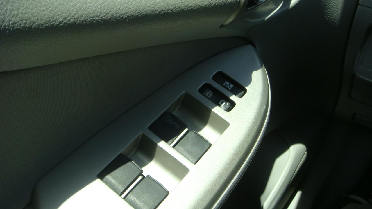 Toyota Corolla LE 4D Sedan 2010