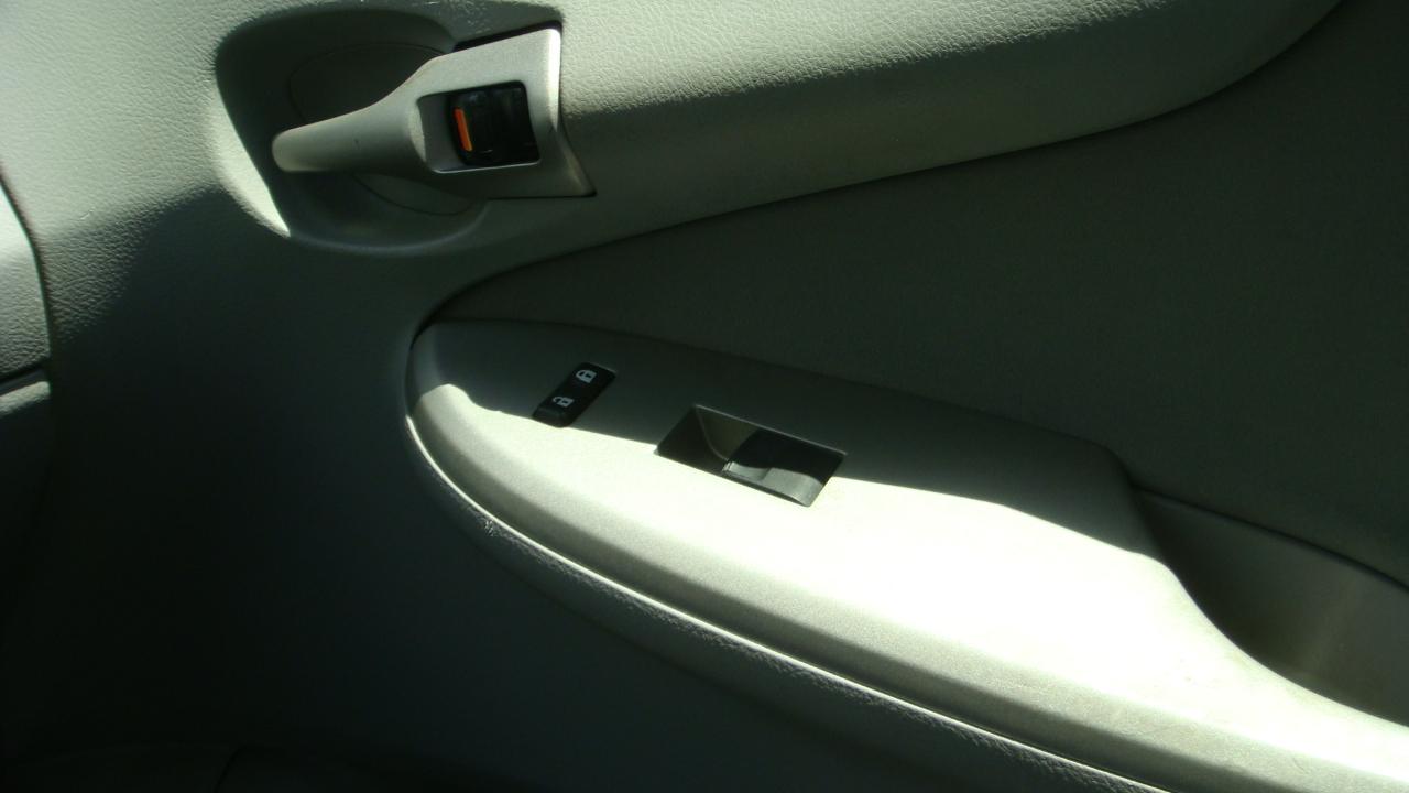 Toyota Corolla LE 4D Sedan 2010