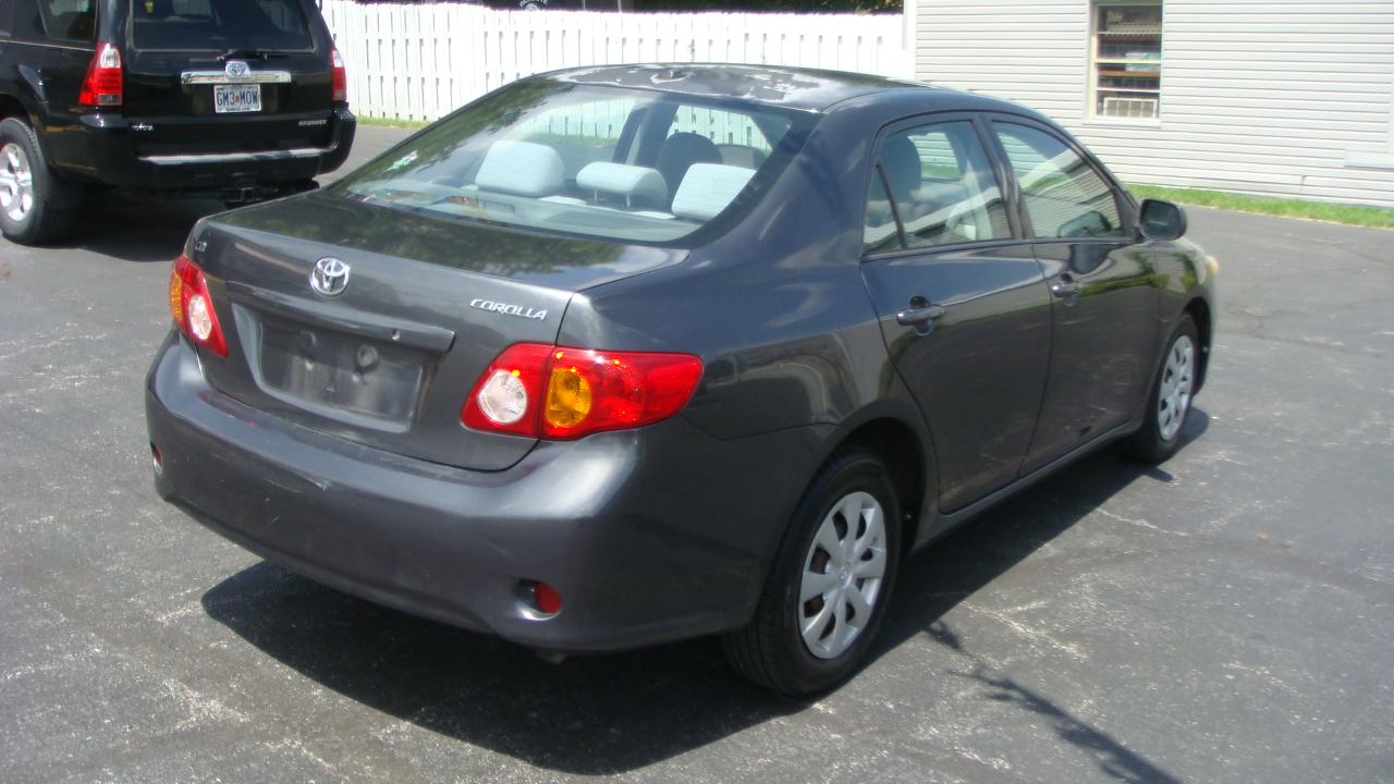 Toyota Corolla LE 4D Sedan 2010