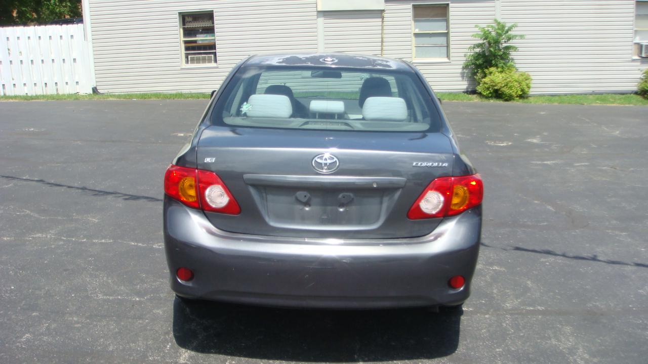 Toyota Corolla LE 4D Sedan 2010