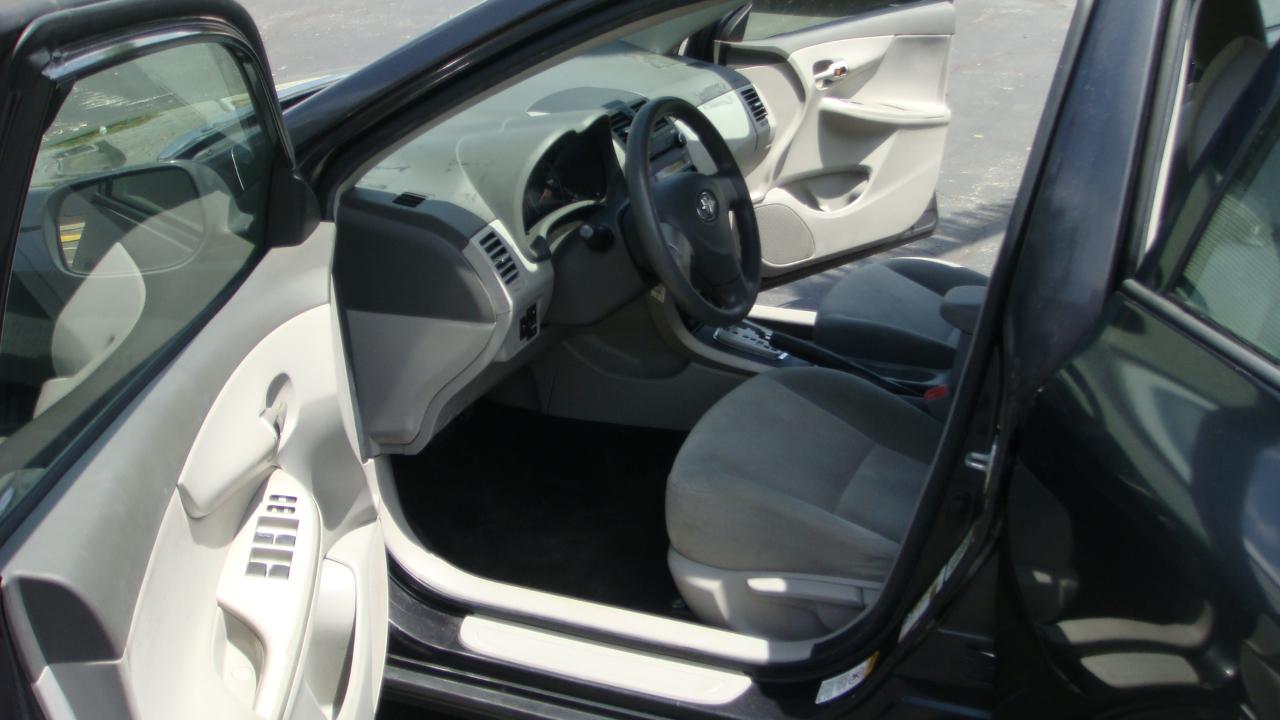 Toyota Corolla LE 4D Sedan 2010