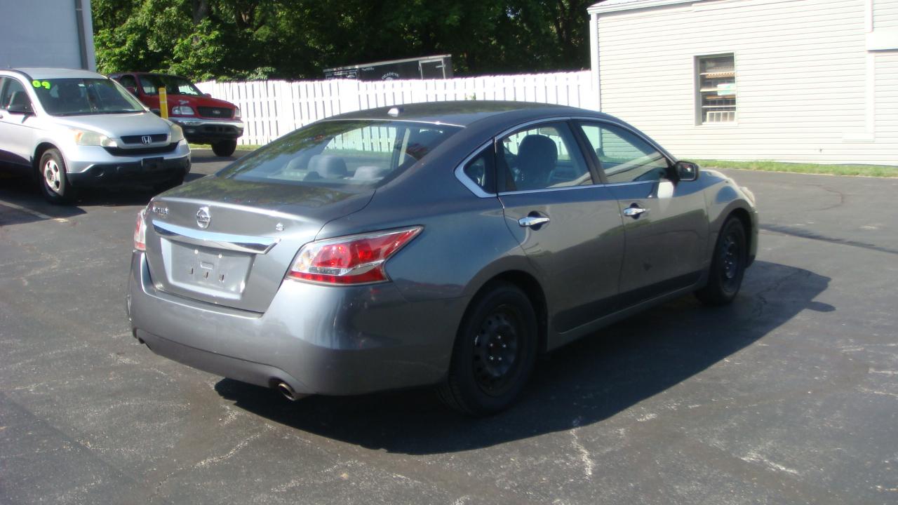 Nissan Altima 2.5 S Sedan 2015