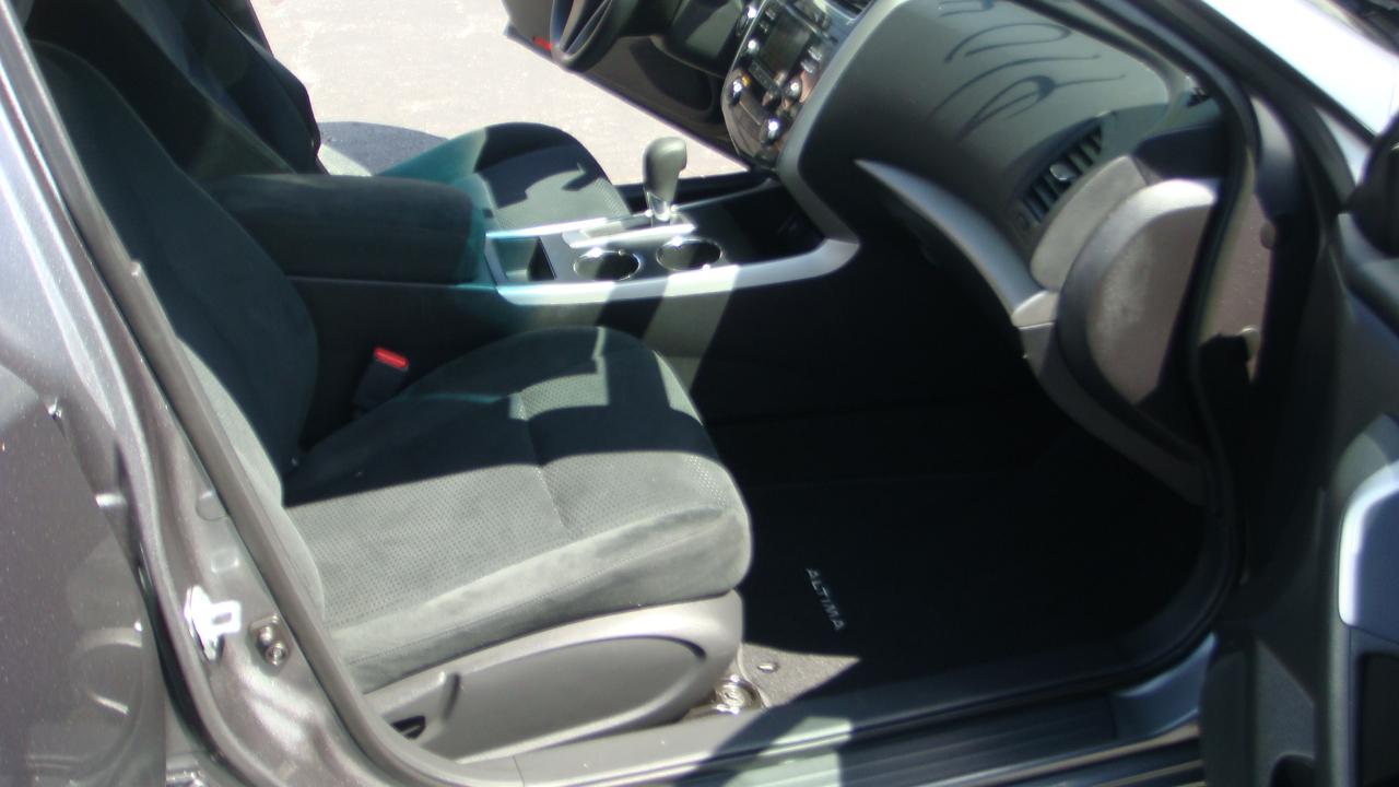 Nissan Altima 2.5 S Sedan 2015