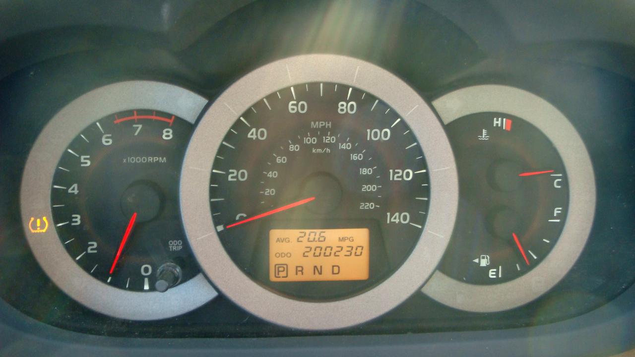 Toyota RAV4 Base I4 2WD 2011