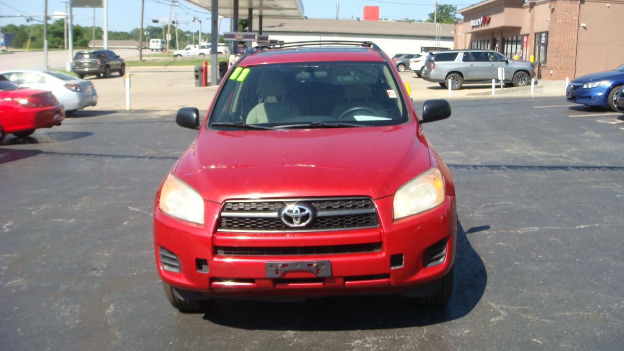 Toyota RAV4 Base I4 2WD 2011
