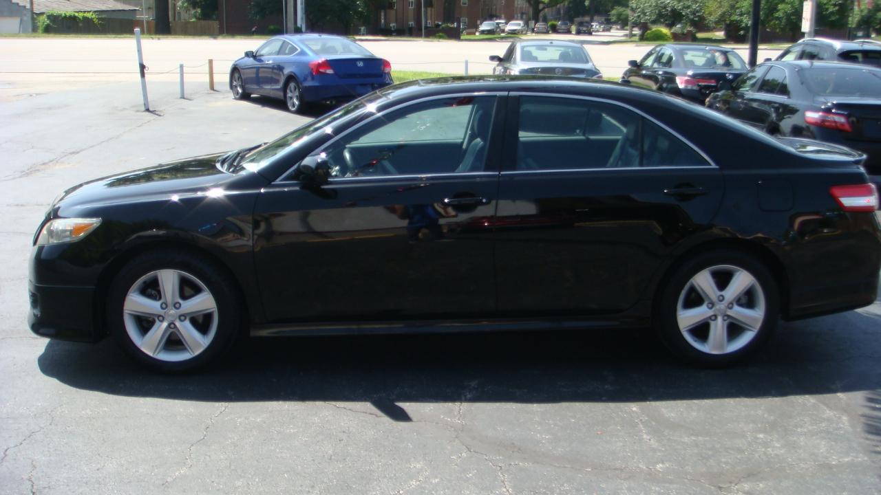 Toyota Camry SE 4D Sedan 2011