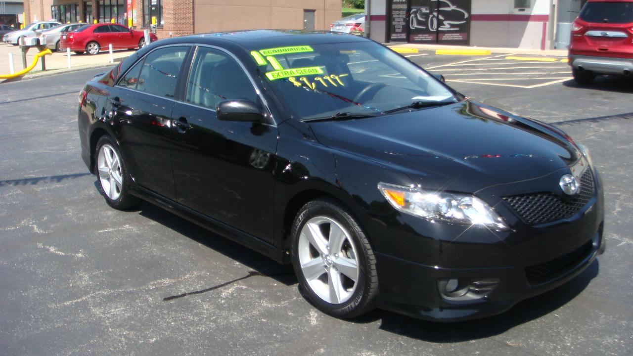 Toyota Camry SE 4D Sedan 2011