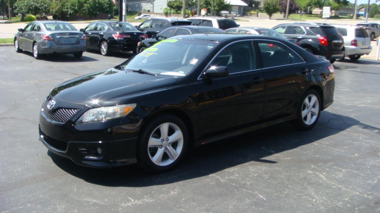 Toyota Camry SE 4D Sedan 2011