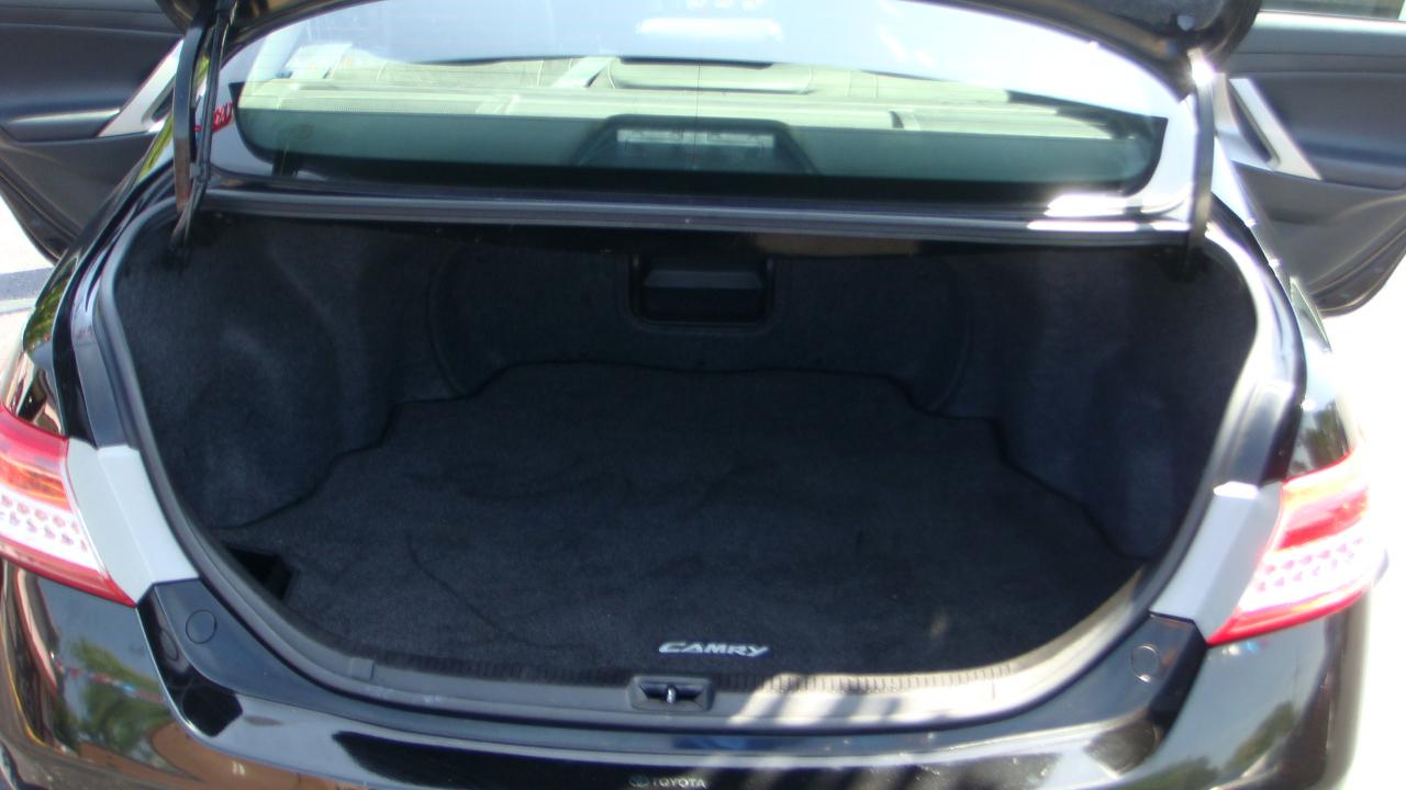 Toyota Camry SE 4D Sedan 2011