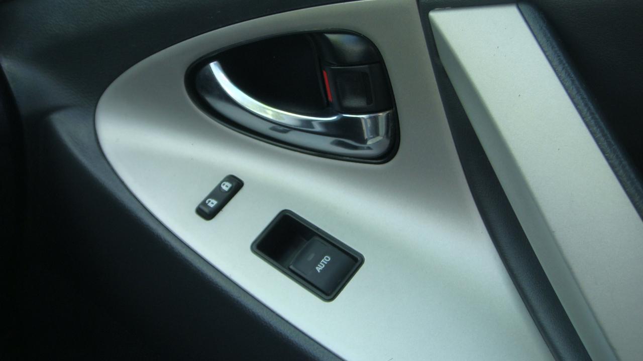 Toyota Camry SE 4D Sedan 2011