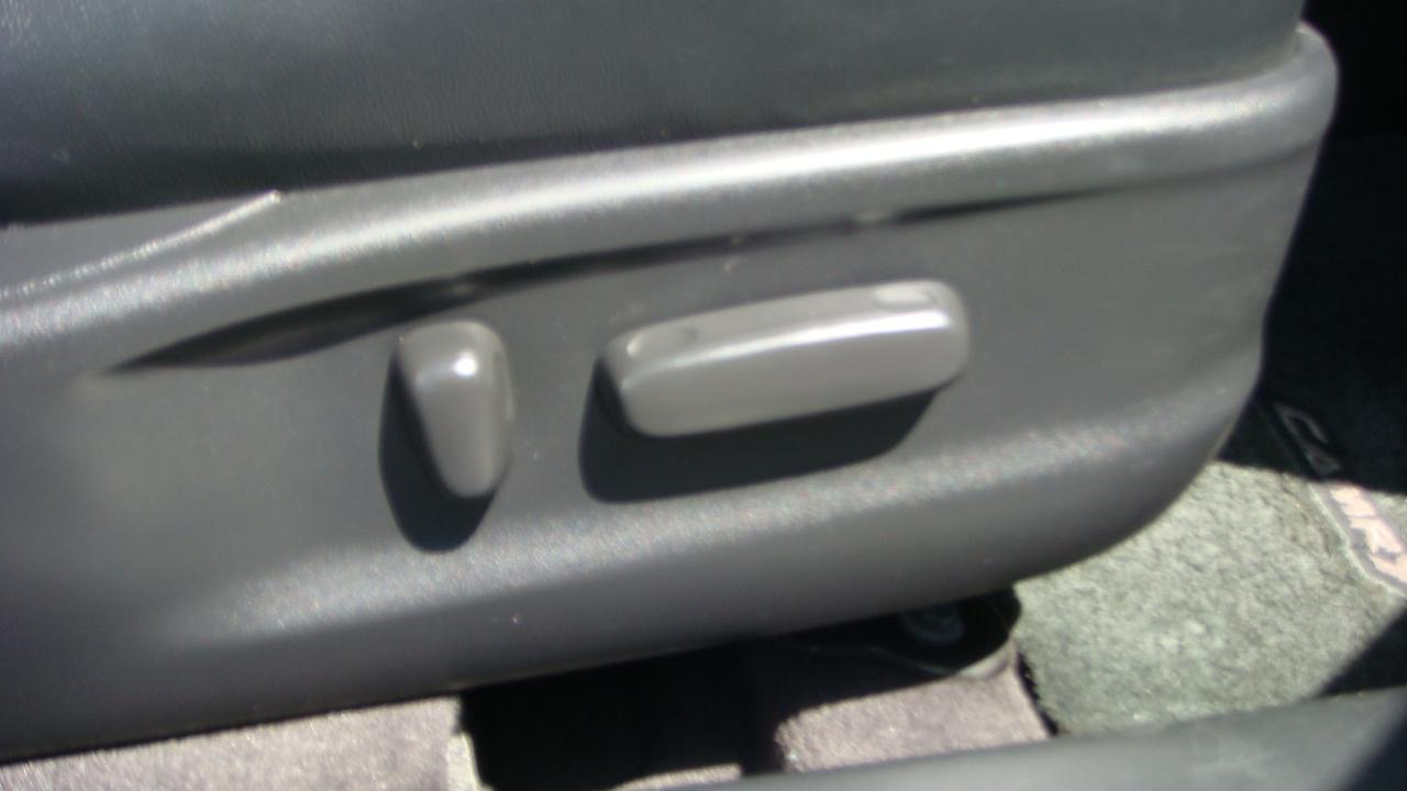 Toyota Camry SE 4D Sedan 2011