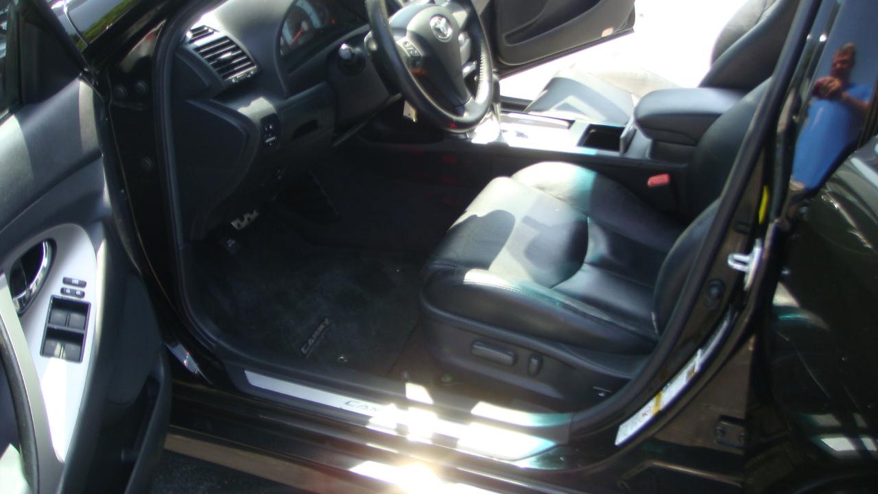 Toyota Camry SE 4D Sedan 2011