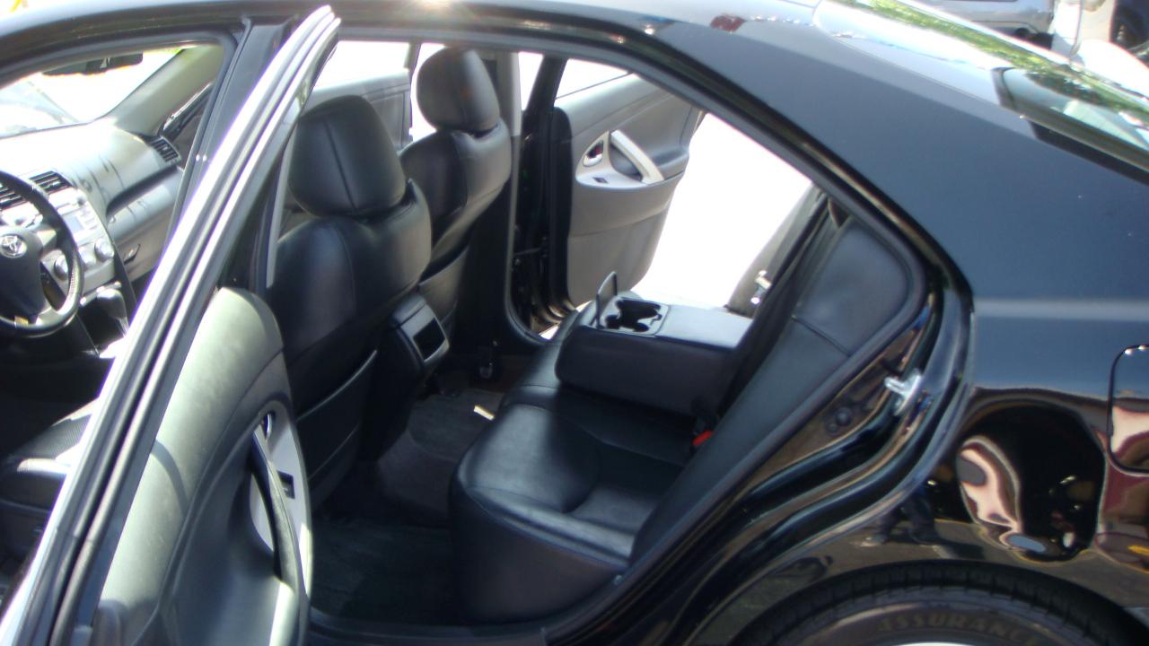 Toyota Camry SE 4D Sedan 2011