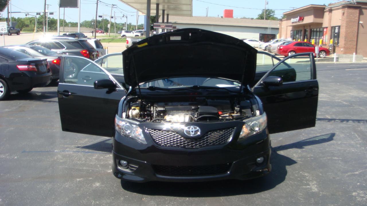 Toyota Camry SE 4D Sedan 2011