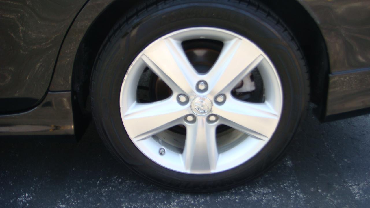 Toyota Camry SE 4D Sedan 2011