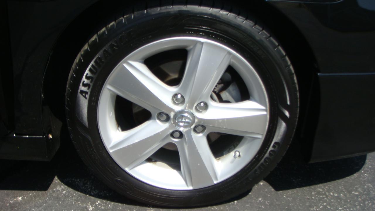 Toyota Camry SE 4D Sedan 2011