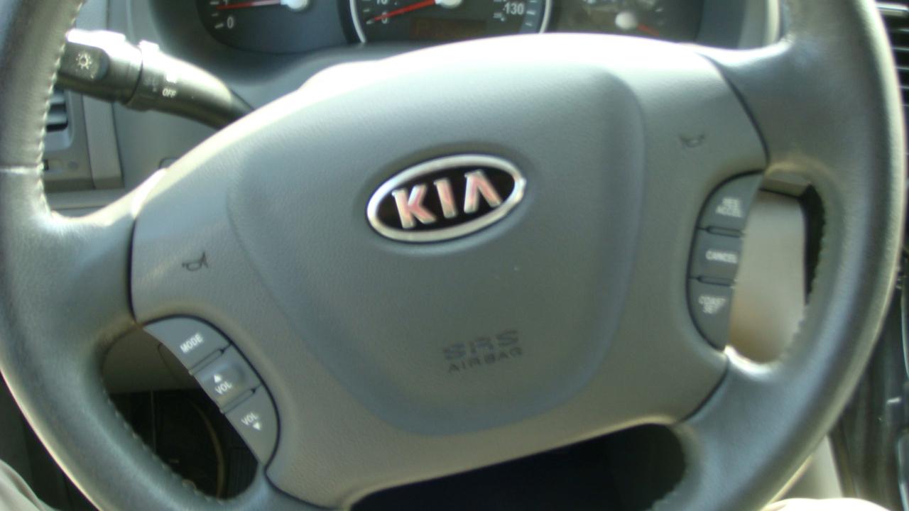 Kia Sedona EX LWB 2011